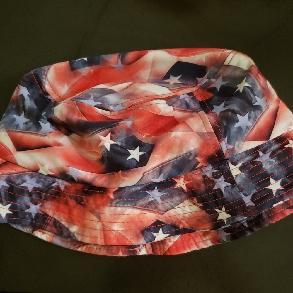 NWOT Hat - Picture 3 of 3